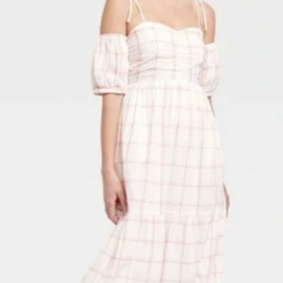 Universal Thread Dresses & Skirts - Universal Thread Women's Puff Short Sleeve A-Line Dress -  Cream Plaid  XL